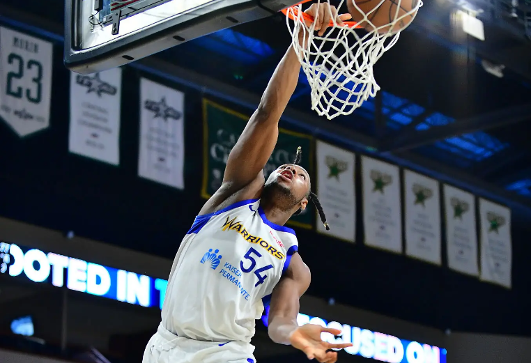 55体育直播在线观看免费-略显平淡了一些，前马刺内线在勇士二队需要打出更高的统治力？