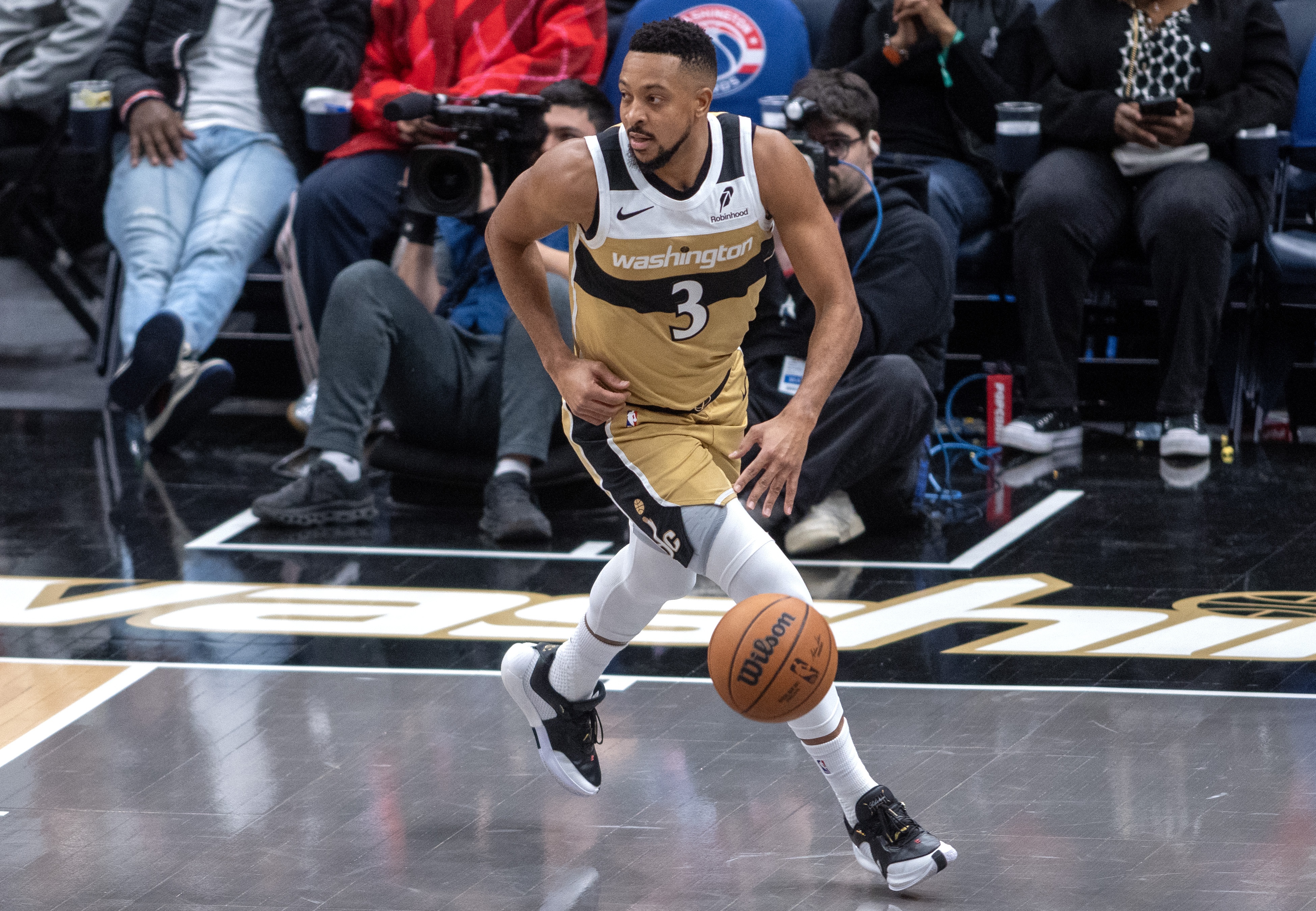 178篮球直播免费体育直播在线观看-老鹰客战掘金 麦科勒姆基斯珀特未随队不会完成首秀 波津出战成疑