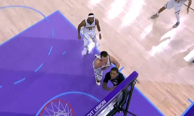 约基奇防乔治上篮领到第六犯,掘金关键挑战成功最终险胜