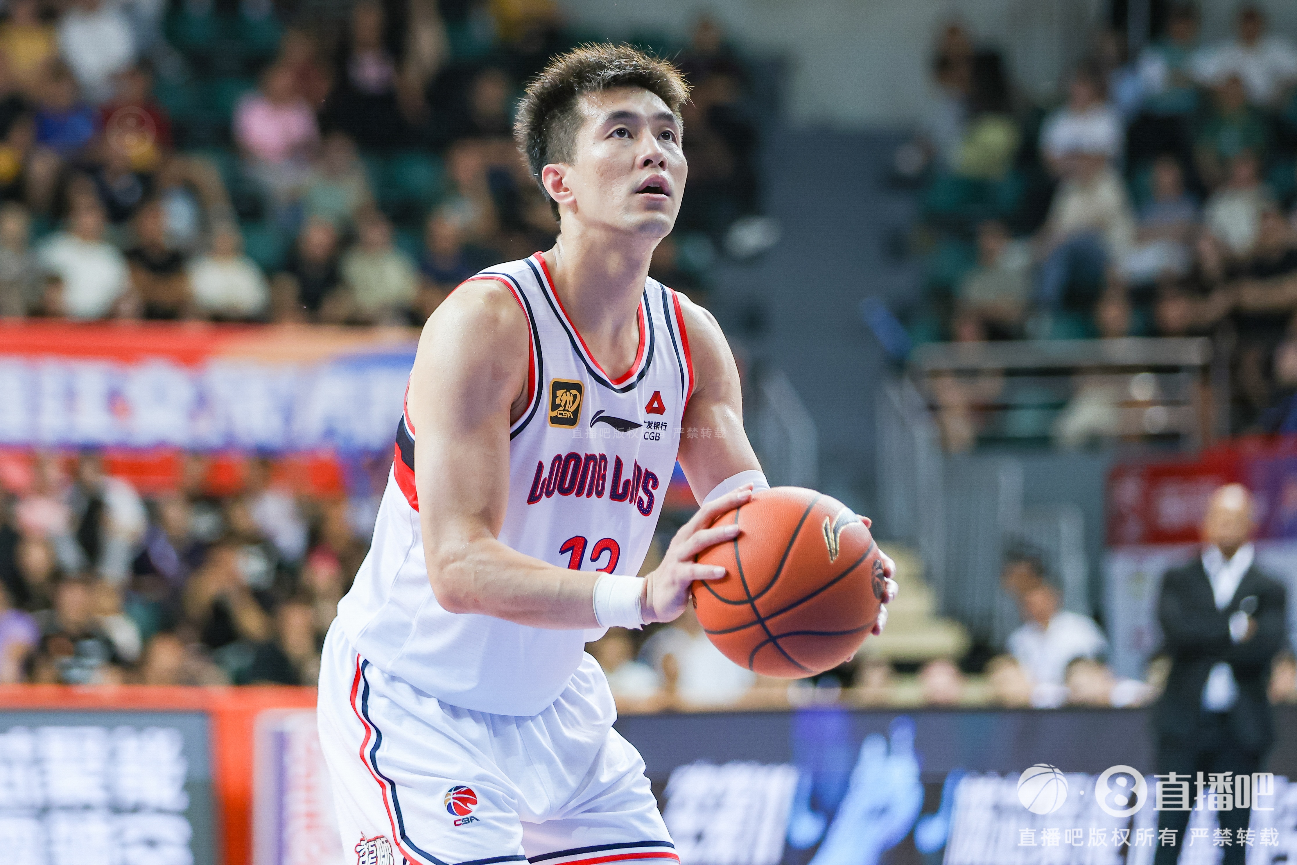 媒体人:郭艾伦的合同将到期 他肯定是不希望就这样结束职业生涯