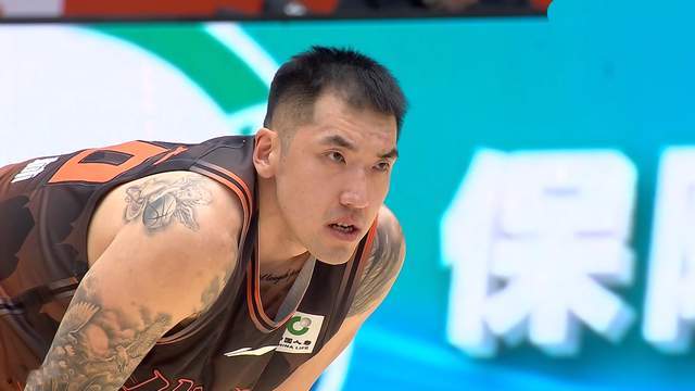 直播观看在线观看-高诗岩单节15分，山东男篮4连胜紧追前4 18岁射手成奇兵 砍下11分